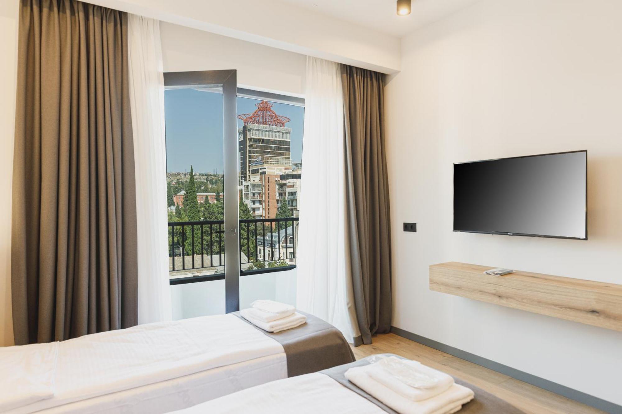The Moon Hotel Tbilisi Eksteriør bilde