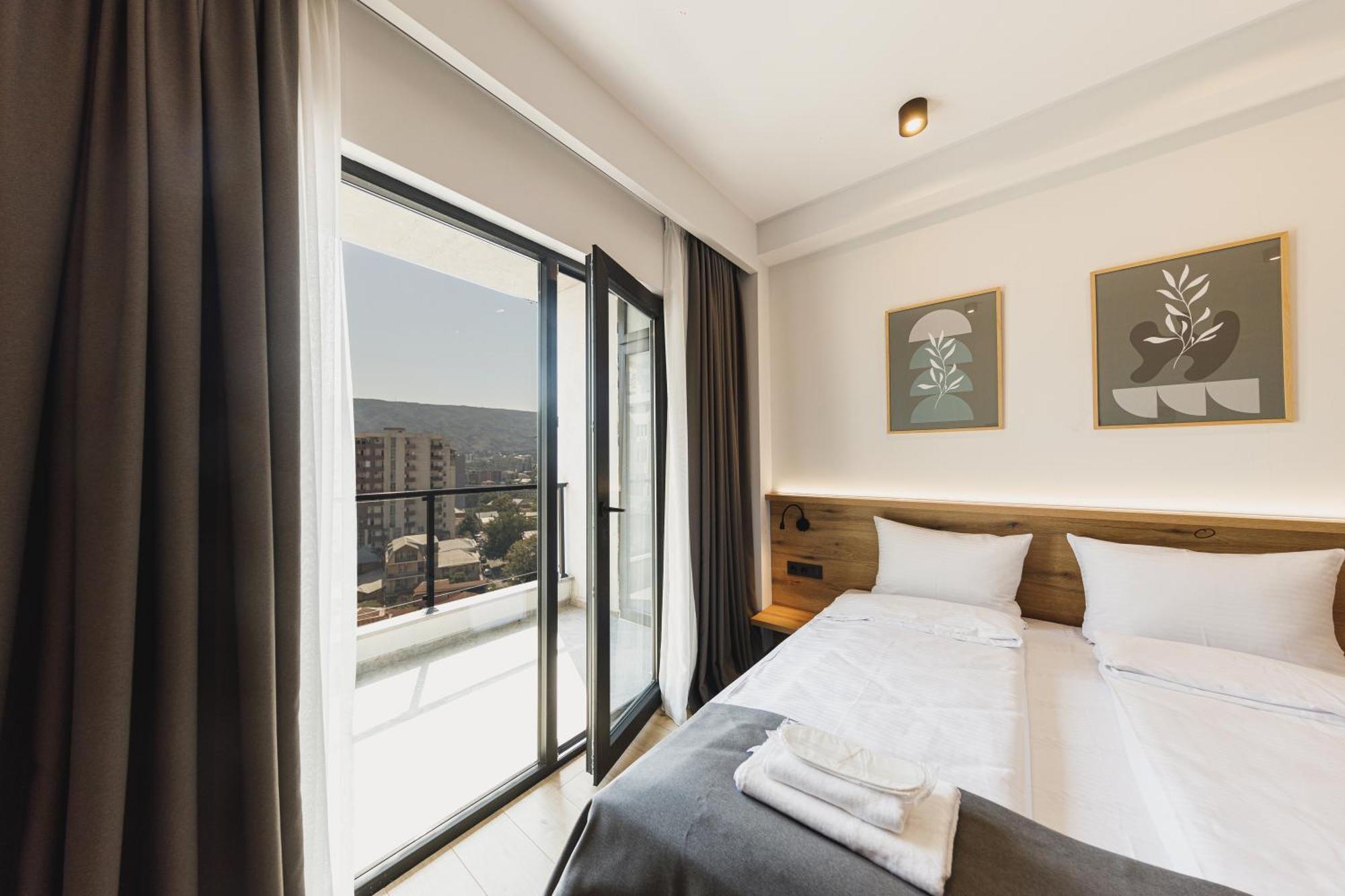 The Moon Hotel Tbilisi Eksteriør bilde