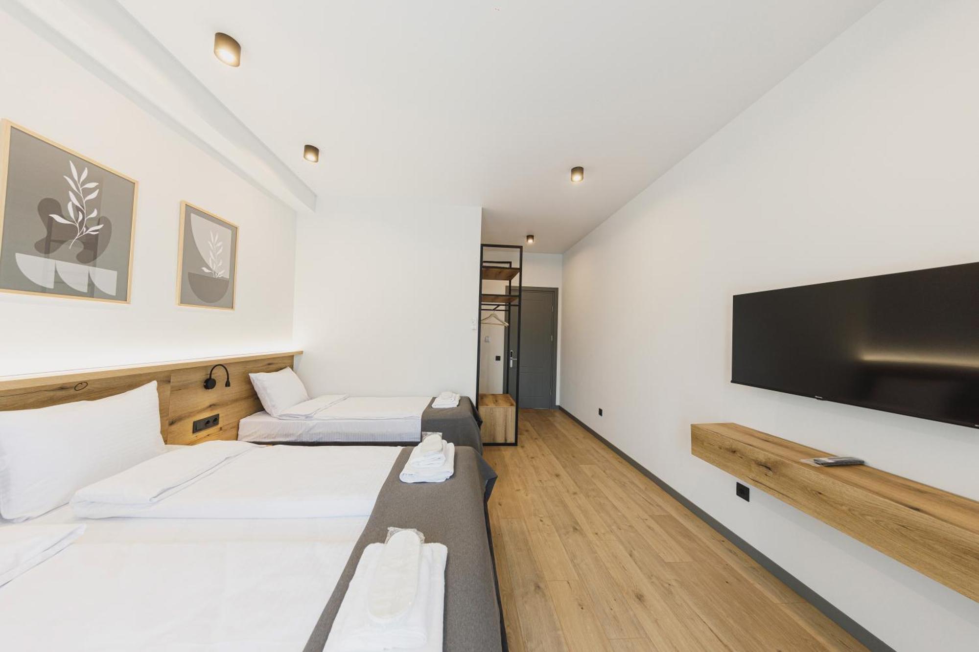 The Moon Hotel Tbilisi Eksteriør bilde